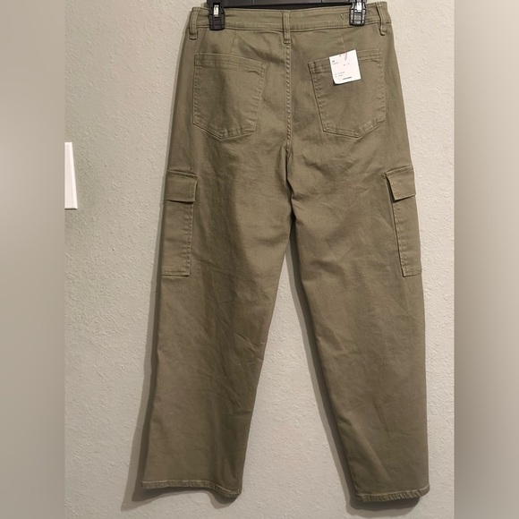 NWT VIGOSS
Veronica High Rise Cargo Straight Pant - Picture 6 of 14